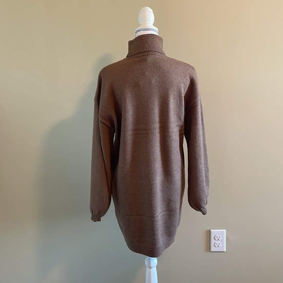 Forever 21 Turtleneck Sweater Dress Size Small NWT - Picture 3 of 3